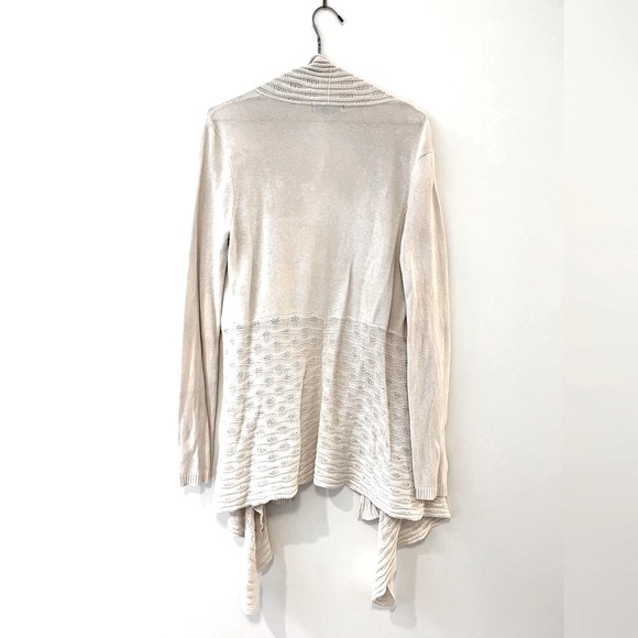 🤍Design History Waterfall Cardigan - Picture 2 of 3